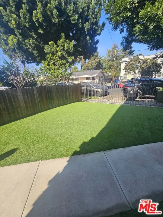 858 W 43rd Place, Los Angeles, CA 90037 - Image #3
