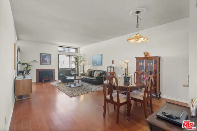 729 S Hobart Boulevard #40, Los Angeles, CA 90005 - Image #2