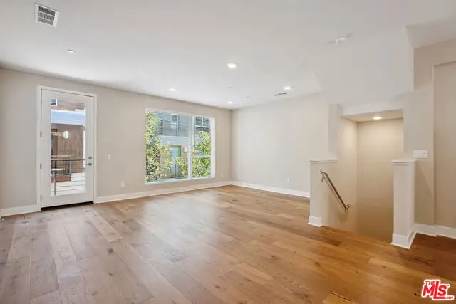 6746 W Gill Way, Los Angeles, CA 90068 - #2