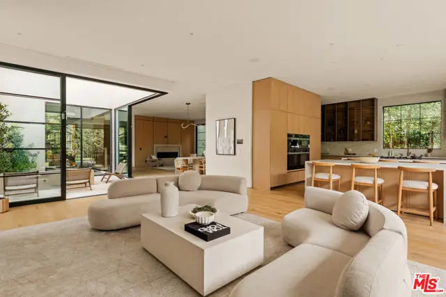 11937 Addison Street, Valley Village, CA 91607 - Image #3