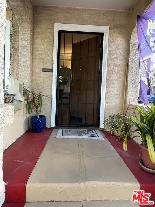 433 N Norton Avenue, Los Angeles, CA 90004 - Image #2