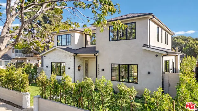 12000 Navy Street, Los Angeles, CA 90066 - Image #1