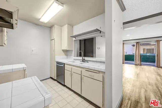 5460 White Oak Avenue #B103, Encino, CA 91316 - #3