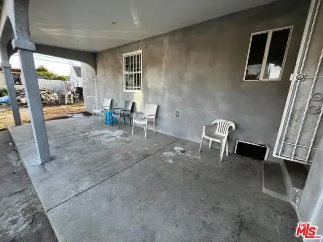 668 E 113th Street, Los Angeles, CA 90059 - #3