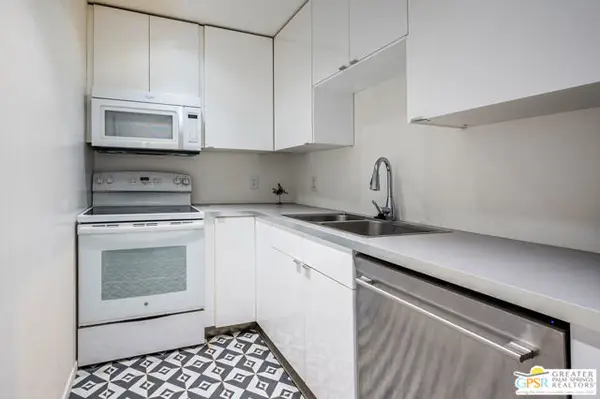 550 N Villa Court #205, Palm Springs, CA 92262