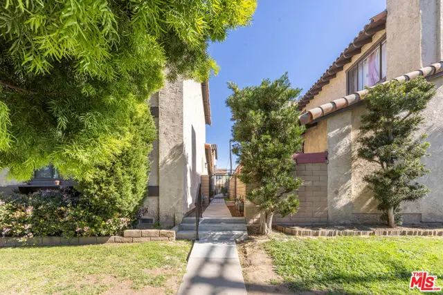 728 Ohio Avenue, Long Beach, CA 90804 - #2