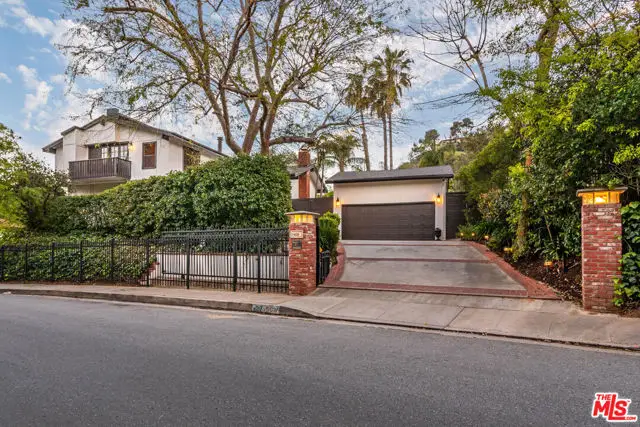 8606 Allenwood Road, Los Angeles, CA 90046 - #2