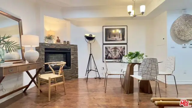 5633 Carlton Way #203, Los Angeles, CA 90028 - #3