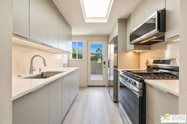 266 E Via Escuela #A, Palm Springs, CA 92262 - #3