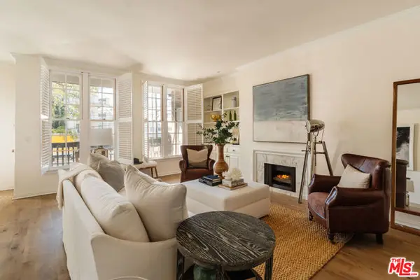 420 S Barrington Avenue #101, Los Angeles, CA 90049