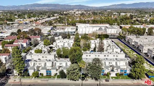 18411 Hatteras Street #230, Tarzana (los Angeles), CA 91356