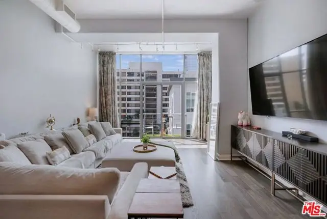 645 W 9th Street #740, Los Angeles, CA 90015 - #1