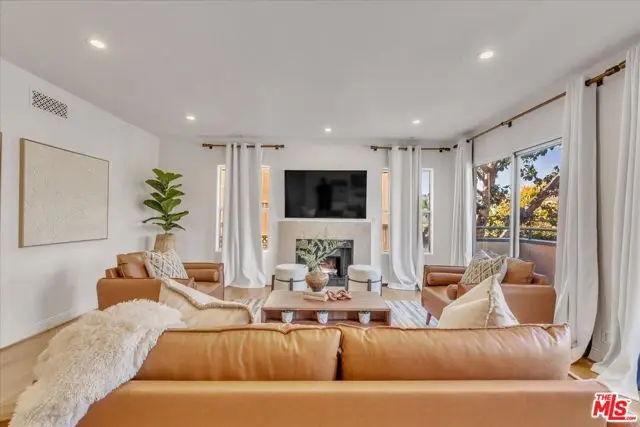 4426 Ventura Canyon Avenue #102, Sherman Oaks, CA 91423 - #1