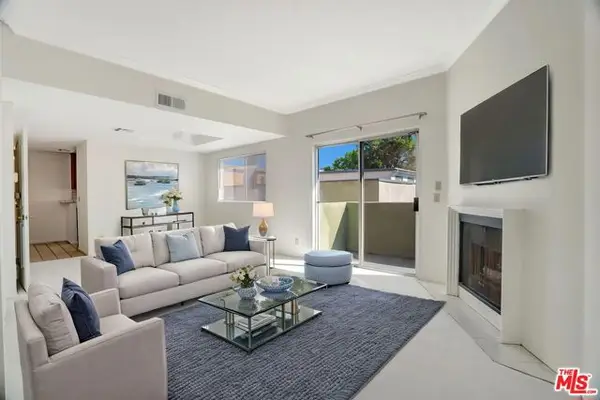 10926 Moorpark Street #13, North Hollywood (los Angeles), CA 91602