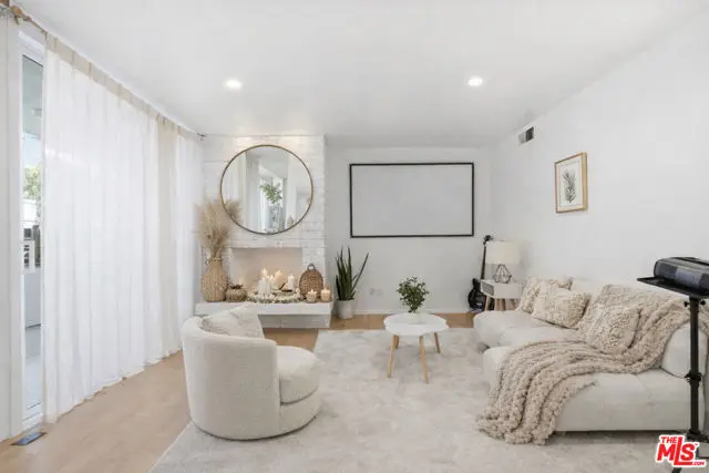 1807 Camden Avenue #4, Los Angeles, CA 90025 - #2