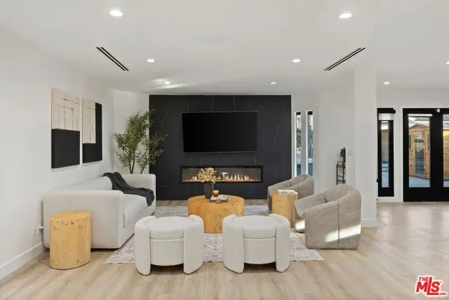 7848 Melita Avenue, San Fernando Valley, CA 91605 - #2