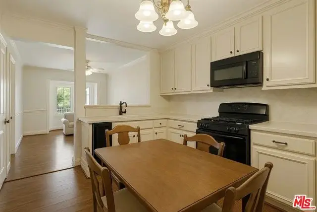 21620 Burbank Boulevard #9, Woodland Hills, CA 91367 - #3