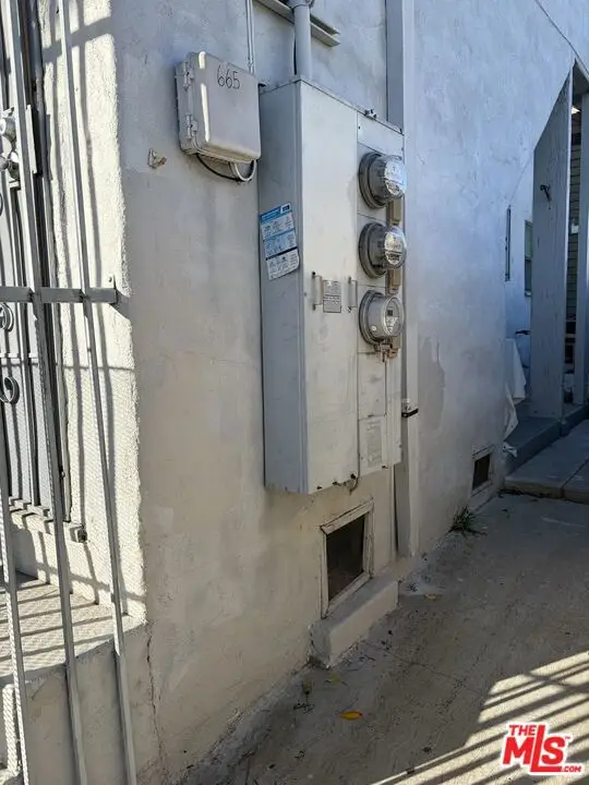 663 W 21st Street, Los Angeles, CA 90007 - #2
