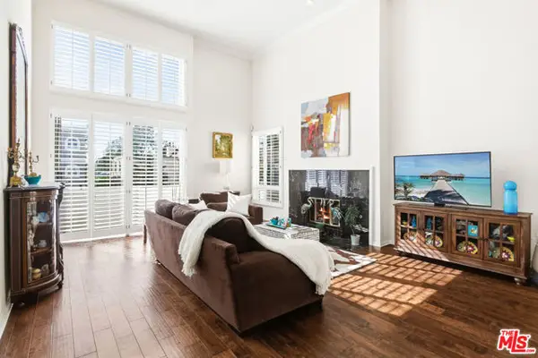 1164 Wellesley Avenue #301, Los Angeles, CA 90049