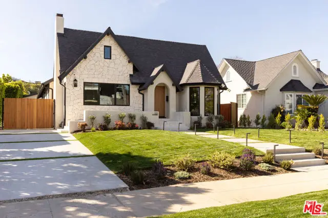 321 N Lucerne Boulevard, Los Angeles, CA 90004 - #2