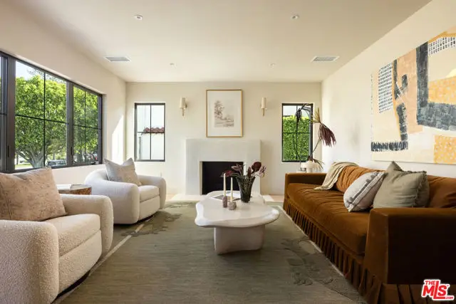 321 N Lucerne Boulevard, Los Angeles, CA 90004 - #3