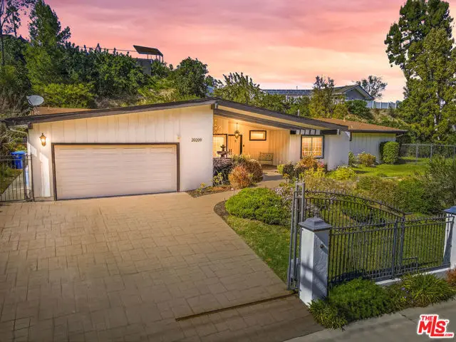 20209 Wells Drive, Woodland Hills, CA 91364 - #1