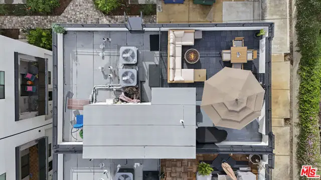 6716 N Royce Lane, Van Nuys, CA 91411 - #2