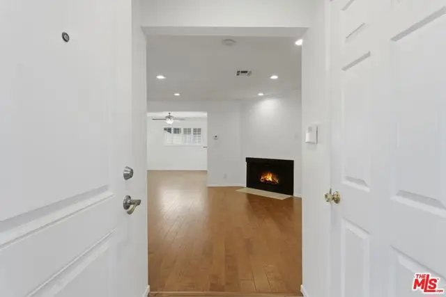 18550 Hatteras Street #45, Tarzana, CA 91356 - #2