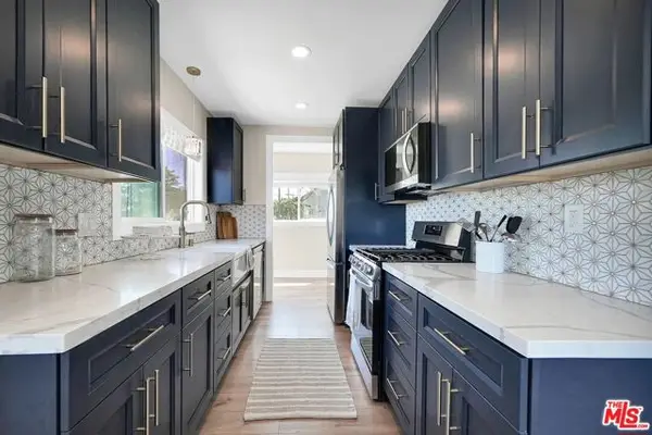 5726 Los Angeles Street, Emeryville, CA 94608