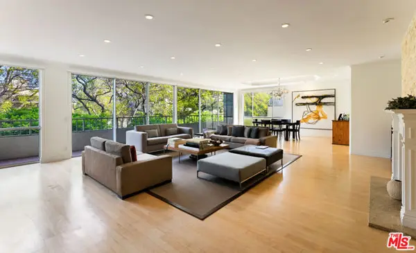 339 N Palm Drive #202, Beverly Hills, CA 90210