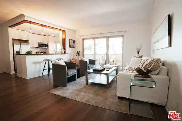 1110 Hacienda Place #207, West Hollywood, CA 90069
