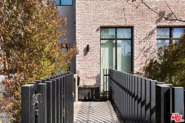 752 W 19th Street #B, Costa Mesa, CA 92627 - #3