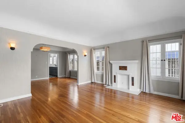 327 Ogden Drive, Los Angeles, CA 90036