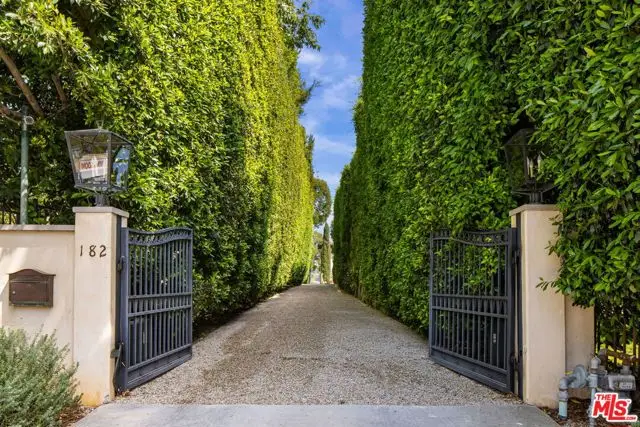 182 N Carmelina Avenue, Los Angeles, CA 90049 - #2