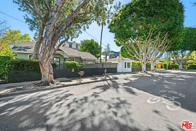 8712 Sherwood Drive, West Hollywood, CA 90069 - #2