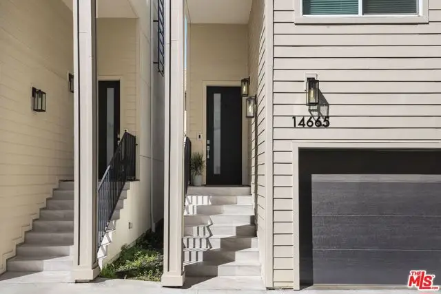 14665 W Sara Lane, San Fernando Valley, CA 91402 - #2