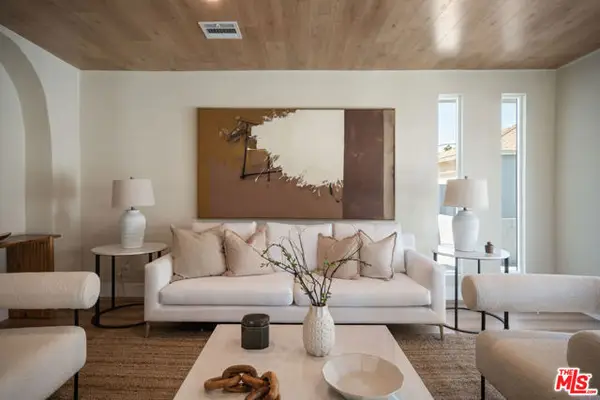 17643 Haynes Street, Van Nuys (los Angeles), CA 91406