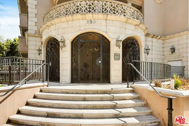 850 N Croft Avenue #104, Los Angeles, CA 90069 - #2