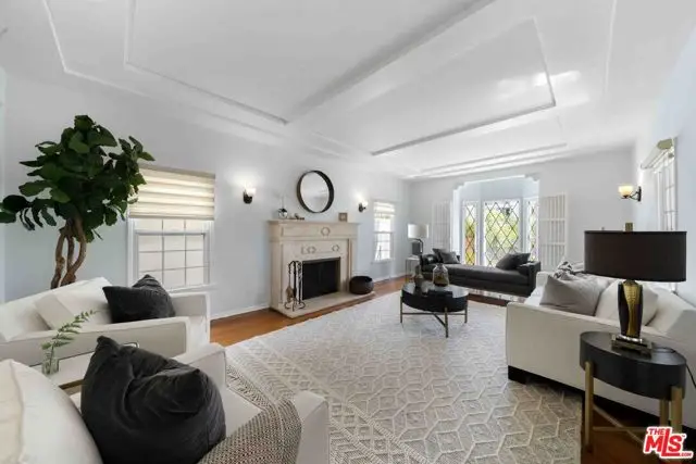 865 S Lucerne Boulevard, Los Angeles, CA 90005 - #1