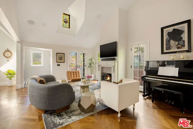 8906 Ashcroft Avenue, West Hollywood, CA 90048 - #2