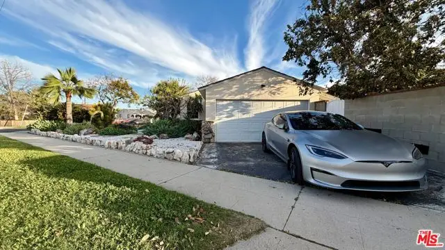 6257 Alcove Avenue, North Hollywood, CA 91606 - #2