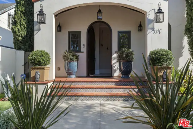 934 S Mullen Avenue, Los Angeles, CA 90019 - #2