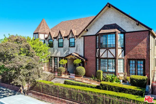 9210 Van Nuys Boulevard #11, San Fernando Valley, CA 91402 - #1