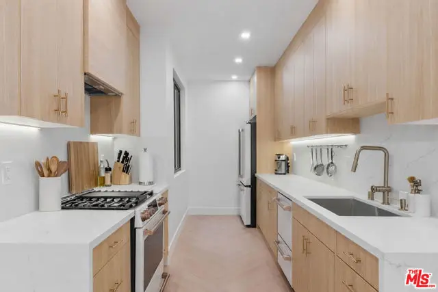 8455 Fountain Avenue #308, West Hollywood, CA 90069 - #3
