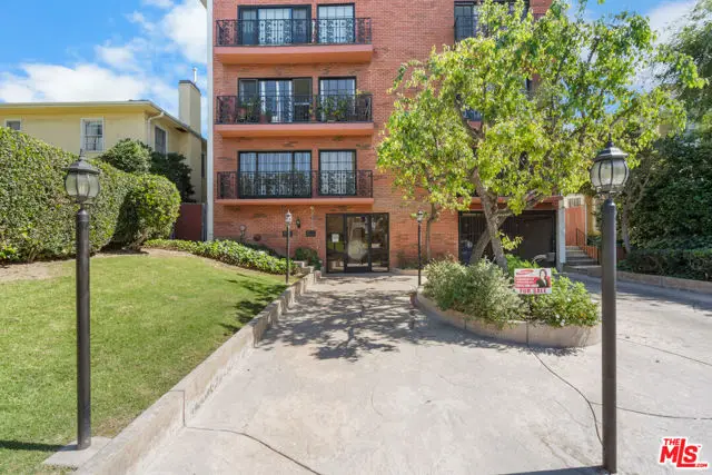 822 S Windsor Boulevard #102, Los Angeles, CA 90005 - #3