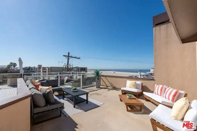 16 Quarterdeck Street #301, Marina Del Rey, CA 90292 - #3