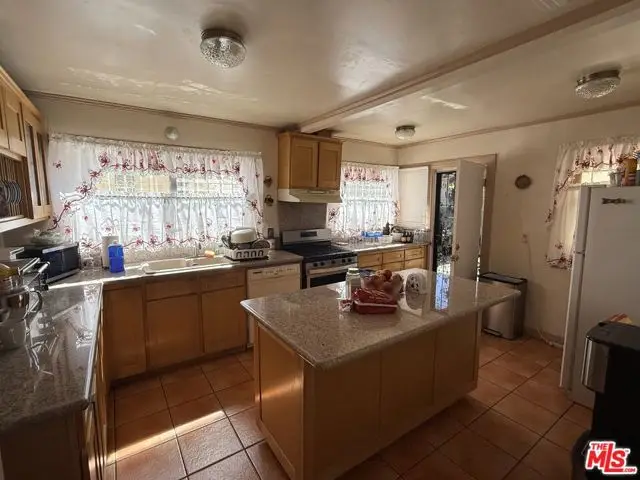 4915 10th Avenue, Los Angeles, CA 90043 - #2