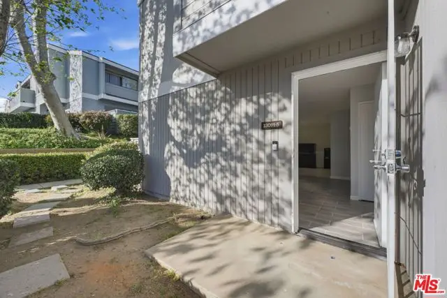 13091 Hubbard Street #5, Sylmar, CA 91342 - #2