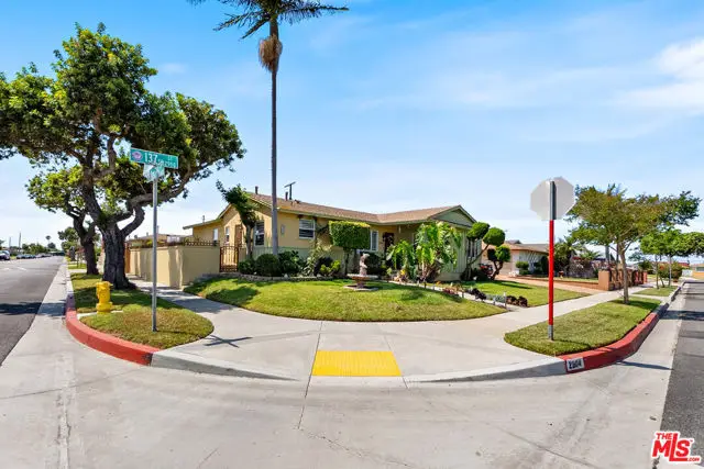 2904 W 137th Street, Gardena, CA 90249 - #3