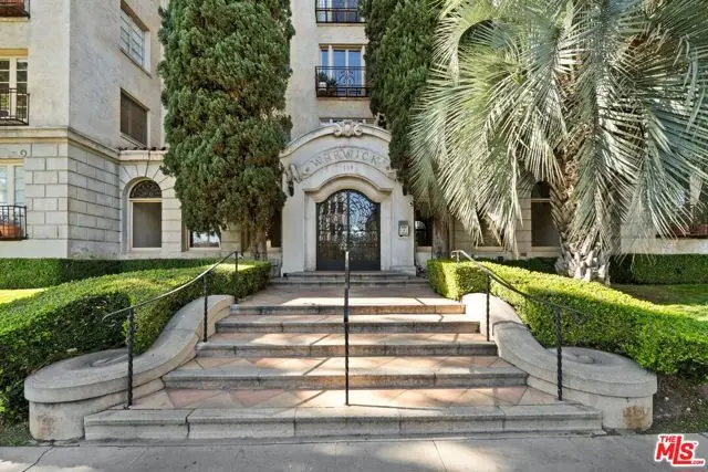 109 N Sycamore Avenue #202, Los Angeles, CA 90036 - #1